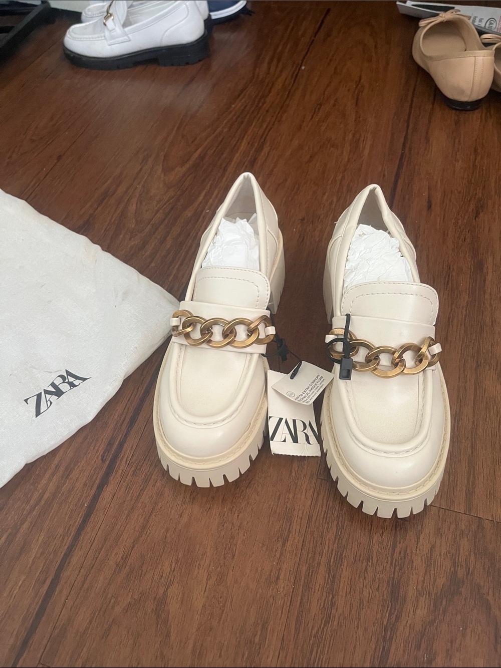 ZARA Cream Chunky Loafers with Gold Chain BRAND NEW NEVER BEEN WORN!